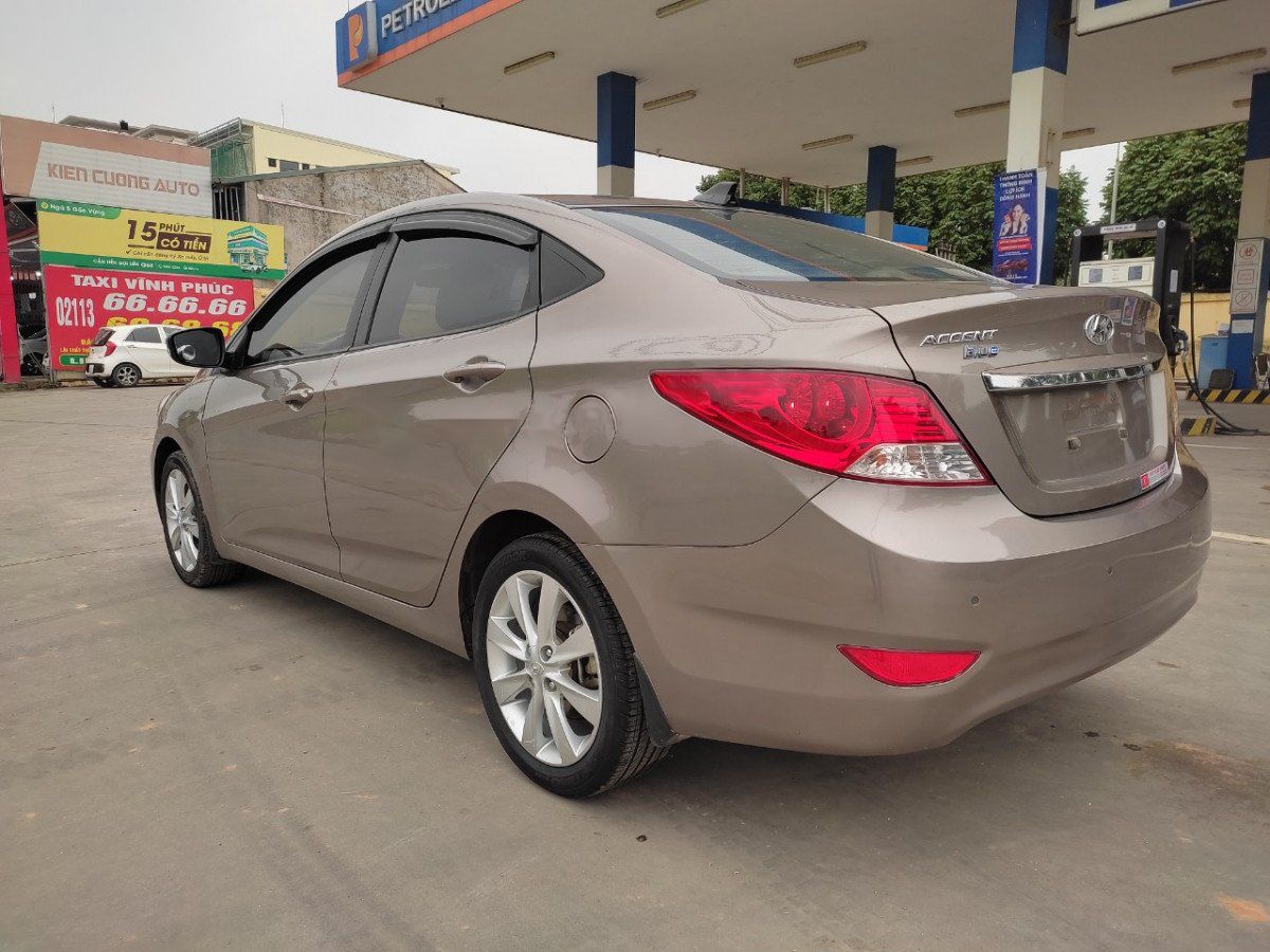 Hyundai Accent 2013 - Xe Hyundai Accent 1.4 AT năm sản xuất 2013, màu nâu, nhập khẩu