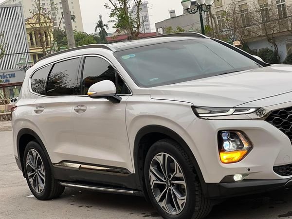 Hyundai Santa Fe 2019 - Bán Hyundai Santa Fe 2.2 Premium năm sản xuất 2019, màu trắng