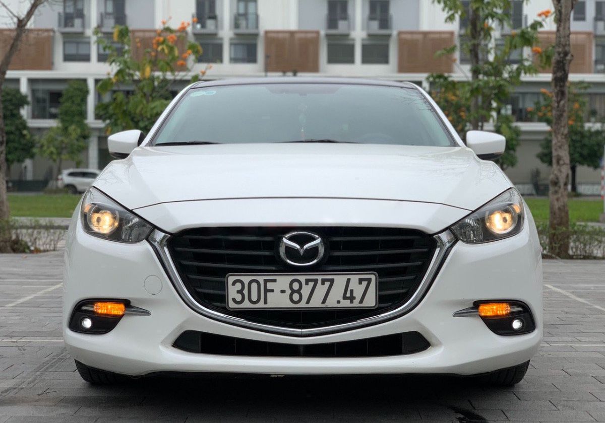 Mazda 3 2018 - Bán ô tô Mazda 3 sản xuất 2018, màu trắng, 579 triệu