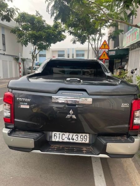 Mitsubishi Triton 2020 - Cần bán gấp Mitsubishi Triton 4x2 AT năm 2020, màu xám, giá 605tr