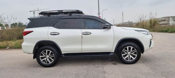 Toyota Fortuner 2018 - Bán Toyota Fortuner 2.4G MT năm 2018, màu trắng giá cạnh tranh