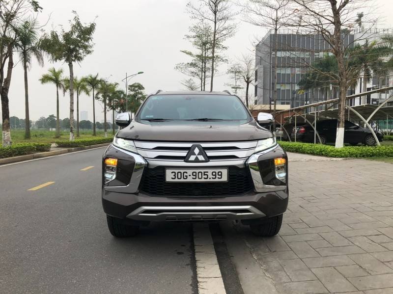 Mitsubishi Pajero 2021 - Cần bán xe Mitsubishi Pajero năm sản xuất 2021, màu nâu, nhập khẩu 