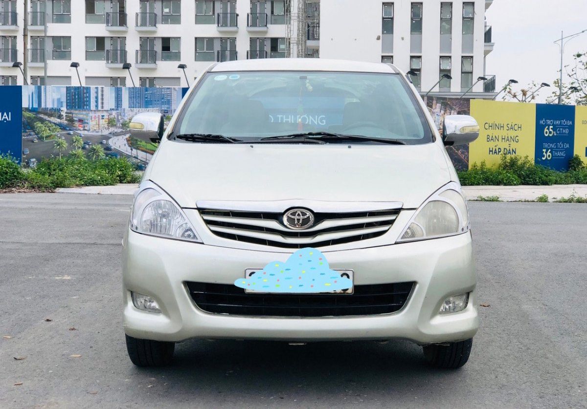 Toyota Innova 2011 - Xe Toyota Innova 2.0G năm sản xuất 2011, màu vàng cát