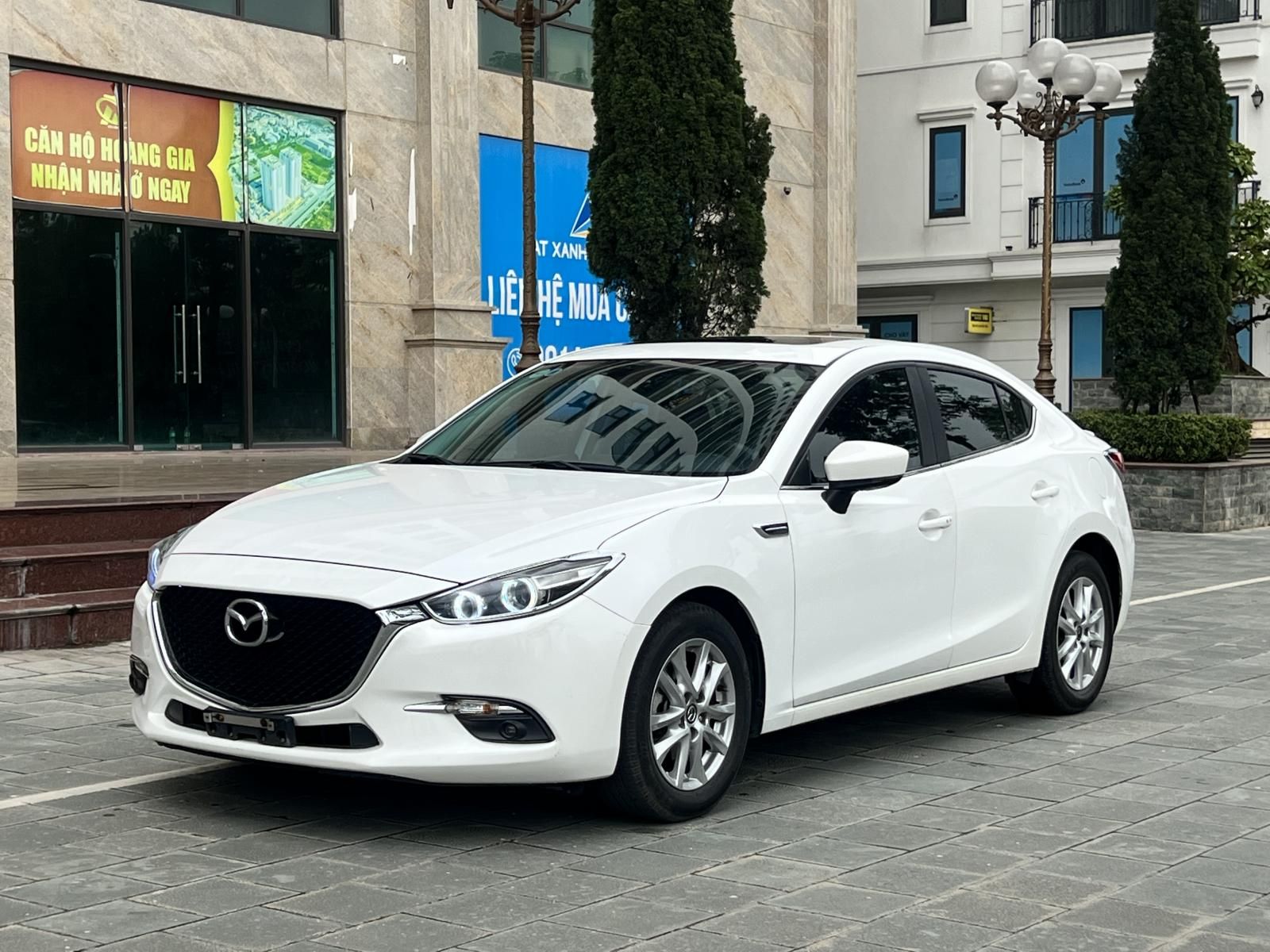 Mazda 3 2018 - Bán Mazda 3 năm 2018 mới 95% giá chỉ 585tr