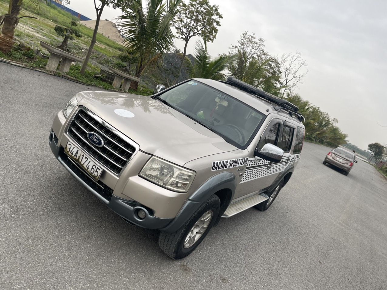 Ford Everest 2008 - Bán Ford Everest đời 2008 máy dầu 279tr