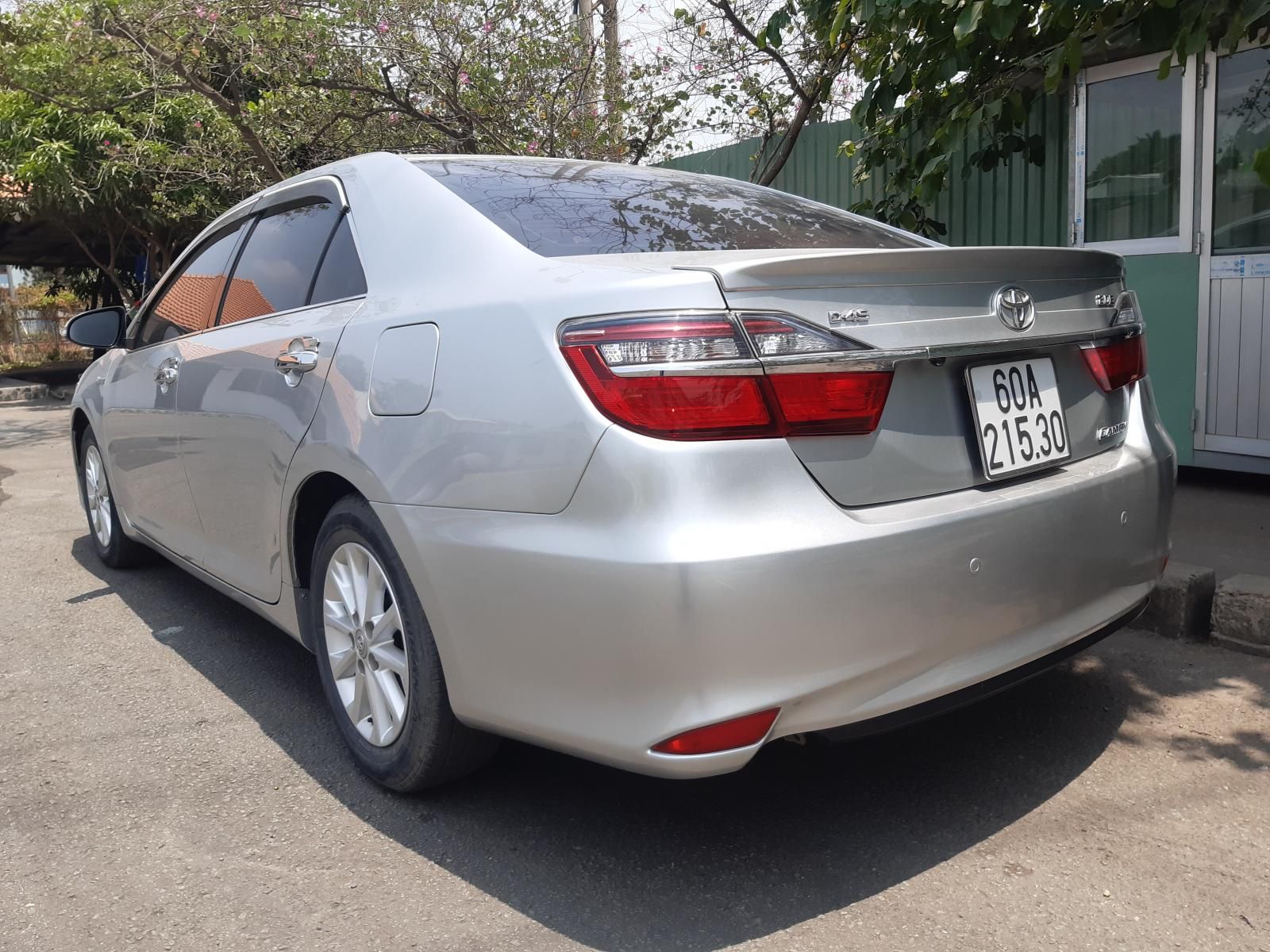 Toyota Camry 2015 - Một chủ mua mới 11/2015 đúng 68.000 km, trang bị màn hình android