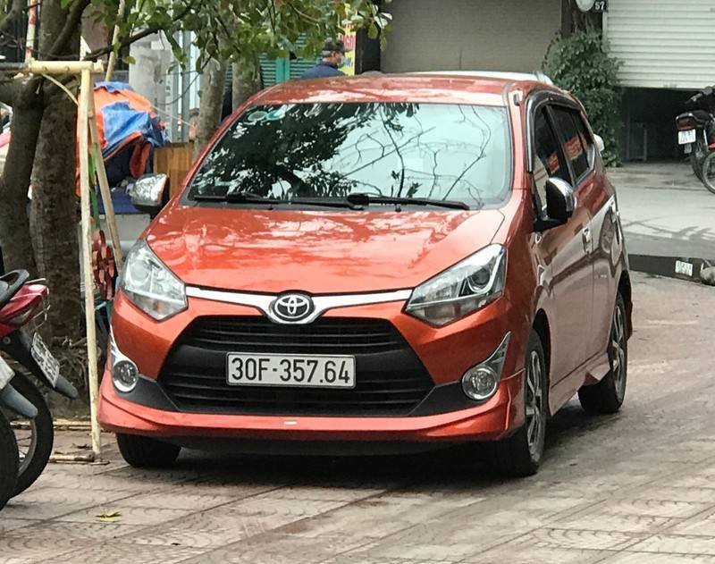 Toyota Wigo 2018 - Cần bán lại xe Toyota Wigo 1.2 sản xuất năm 2018, màu nâu, nhập khẩu, giá tốt