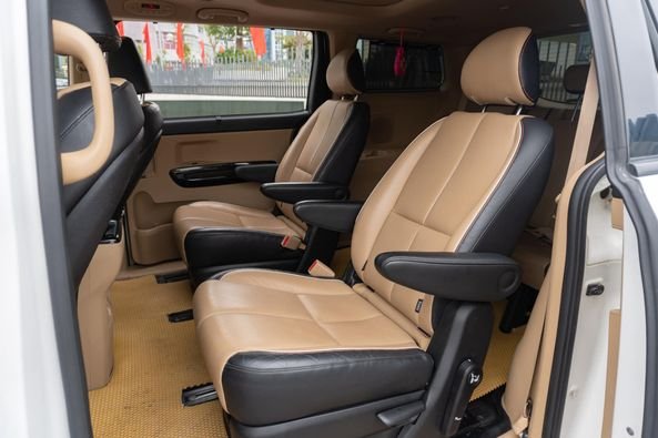 Kia Sedona 2016 - Cần bán lại xe Kia Sedona 3.3L GATH sản xuất 2016, màu trắng giá cạnh tranh