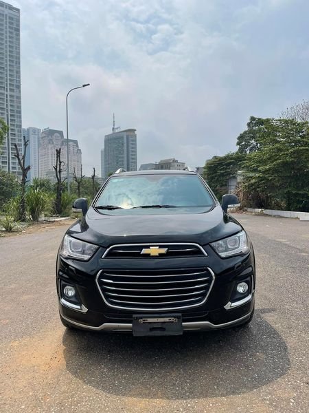 Chevrolet Captiva 2018 - Bán ô tô Chevrolet Captiva sản xuất năm 2018, màu đen