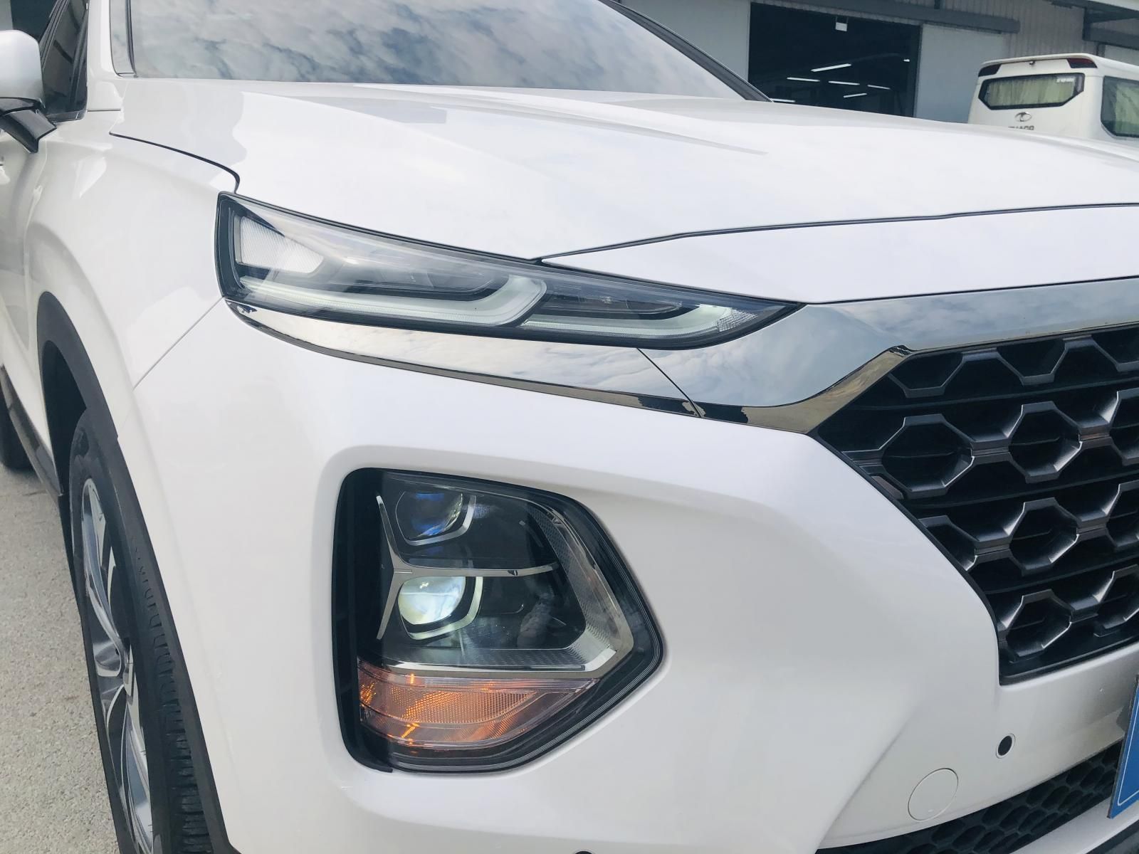 Hyundai Santa Fe 2019 - Santa Fe Premium 2.4L SX 2019 đẹp lung linh, thành phố