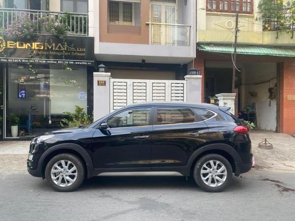 Hyundai Tucson 2019 - Bán Hyundai Tucson 2.0AT bản tiêu chuẩn sản xuất 2019, màu đen