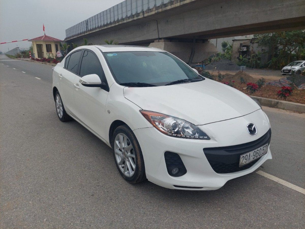 Mazda 3 2013 - Bán Mazda 3 năm sản xuất 2013, màu trắng số tự động