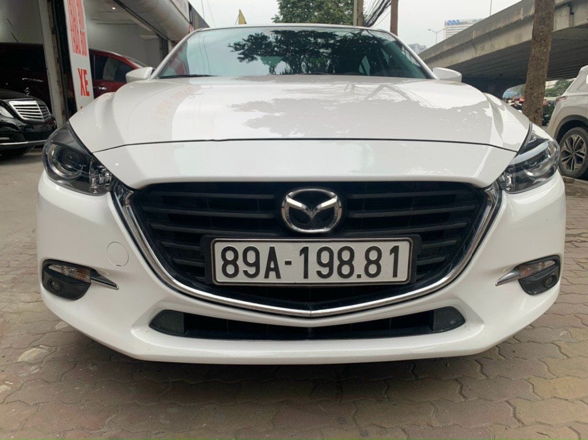 Mazda 3 2019 - Cần bán lại xe Mazda 3 năm 2019, màu trắng