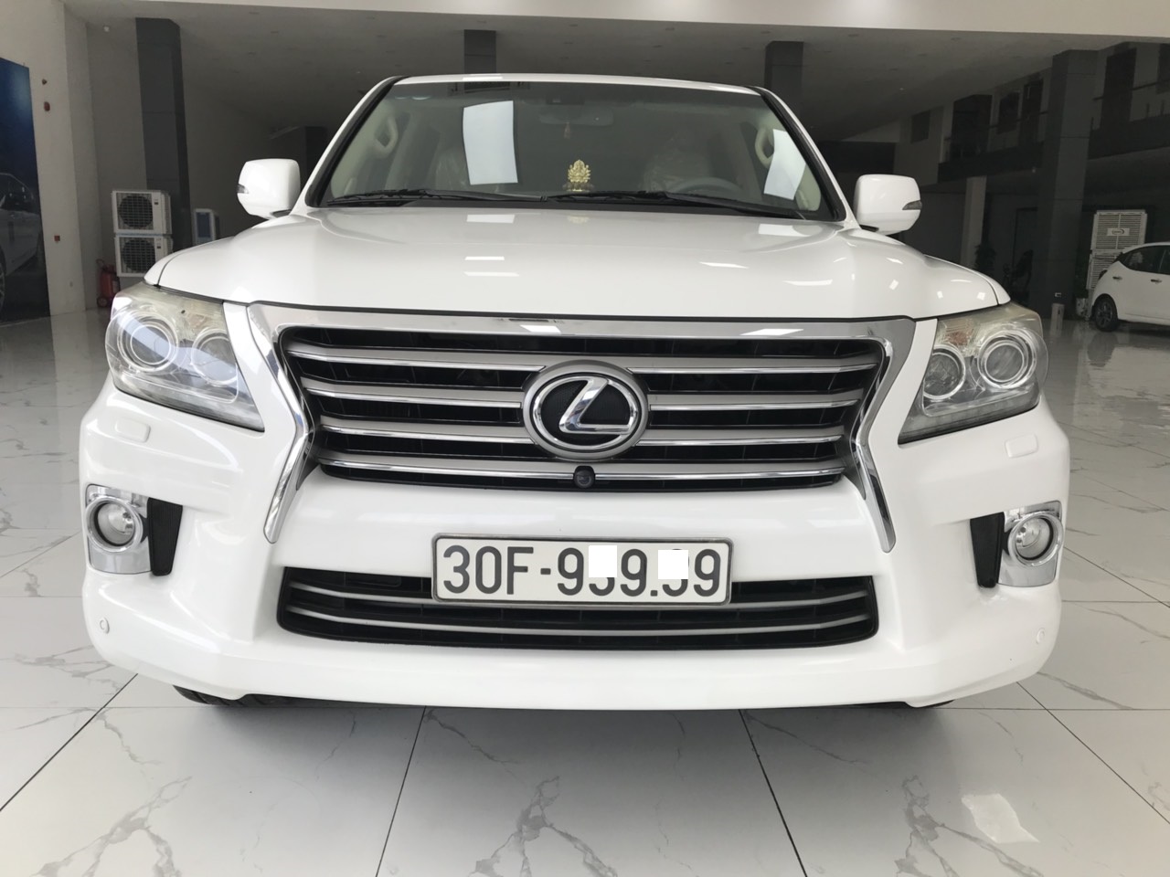 Lexus LX 570 2013 - Bán chiếc Lexus LX570 xuất Mỹ màu trắng Model 2014 xe đăng ký tên cá nhân biển Hà nội đẹp.