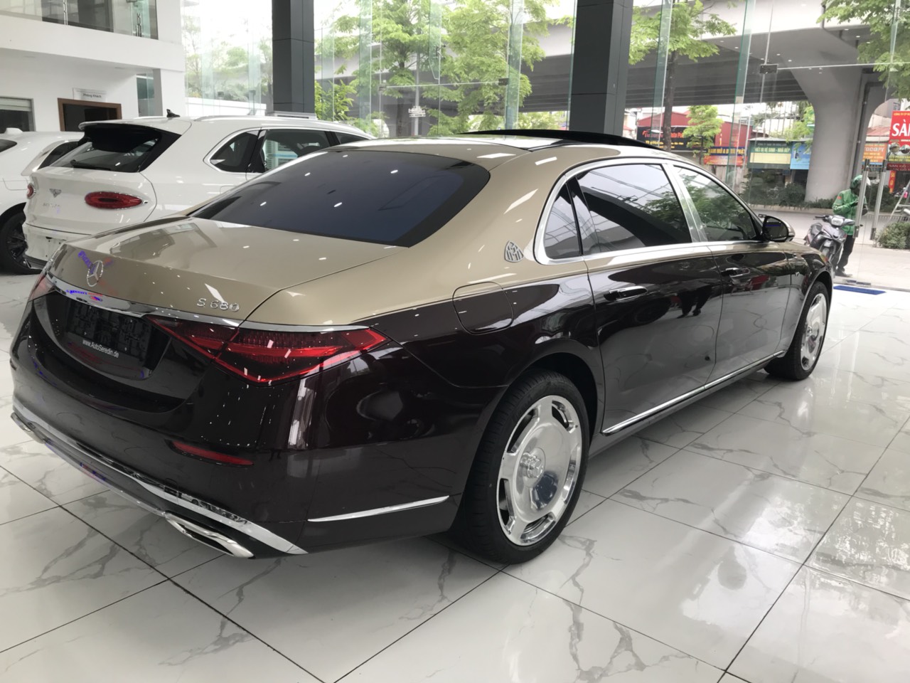 Mercedes-Benz Maybach S680 2022 - Mercedes Benz S680 Maybach sản xuất 2022 mới 100% có xe ngay 