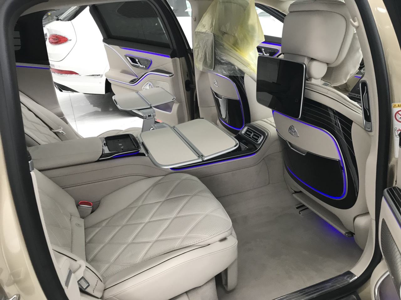 Mercedes-Benz Maybach S680 2022 - Mercedes Benz S680 Maybach sản xuất 2022 mới 100% có xe ngay 