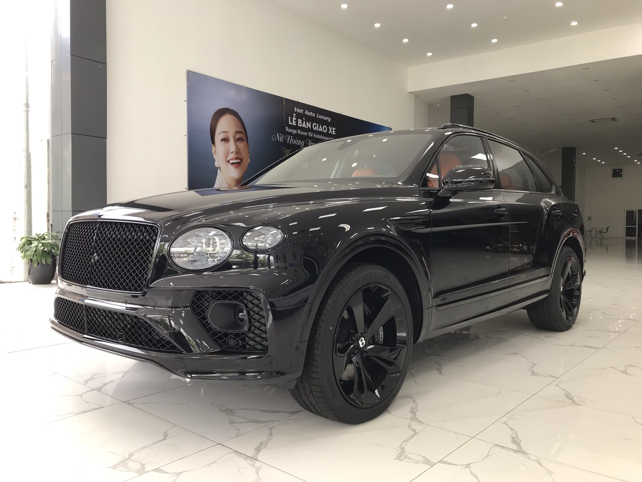 Bentley Bentayga 2022 - Bán xe Bentley Bentayga sản xuất năm 2022 mới 100%. 