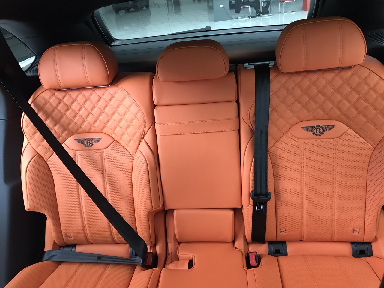 Bentley Bentayga 2022 - Bán xe Bentley Bentayga sản xuất năm 2022 mới 100%. 