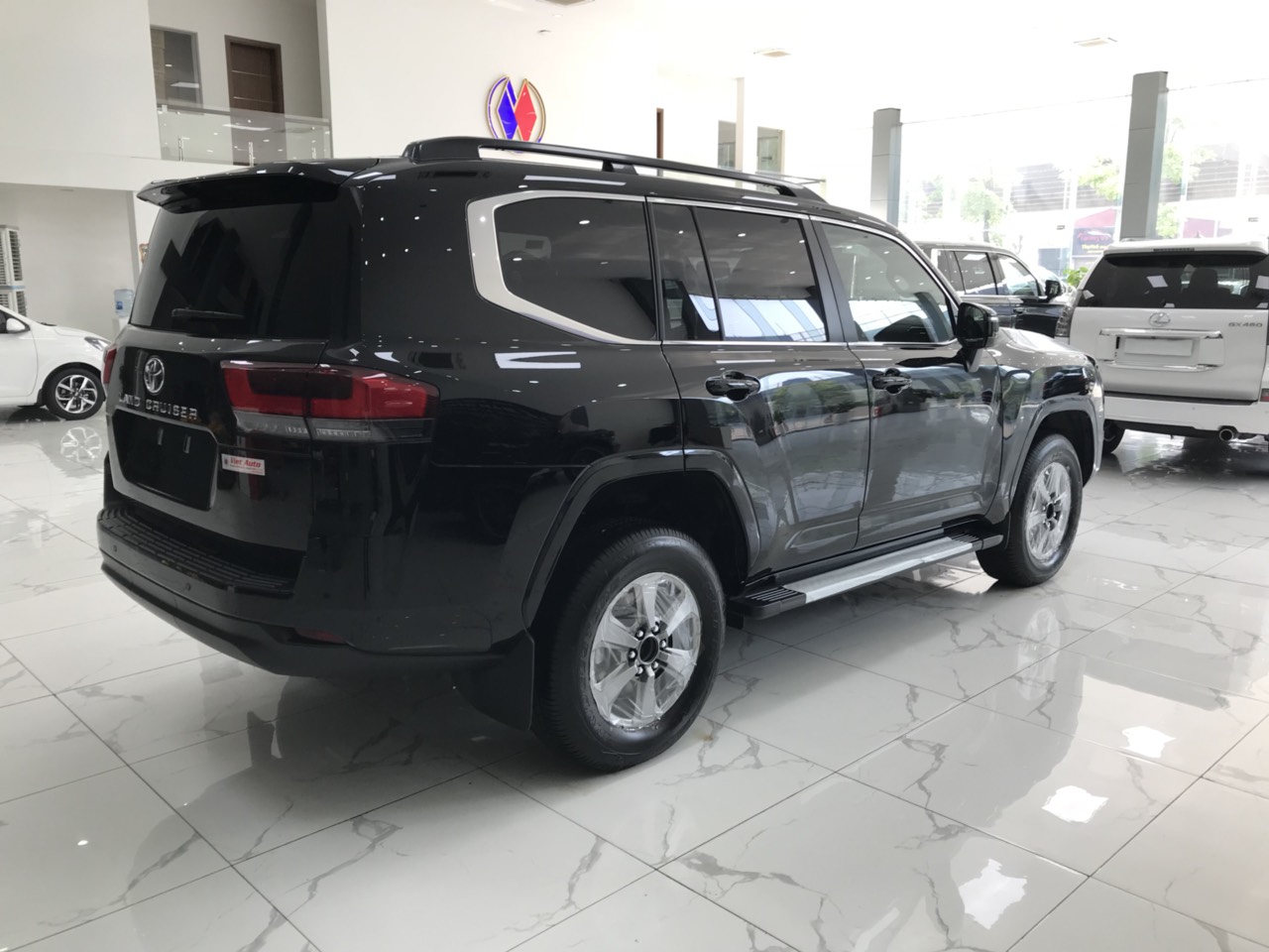 Toyota Land Cruiser LC300 2022 - Bán xe Toyota Landcruisrer LC300 Màu đen sản xuất năm 2022 nhập mới chính hãng