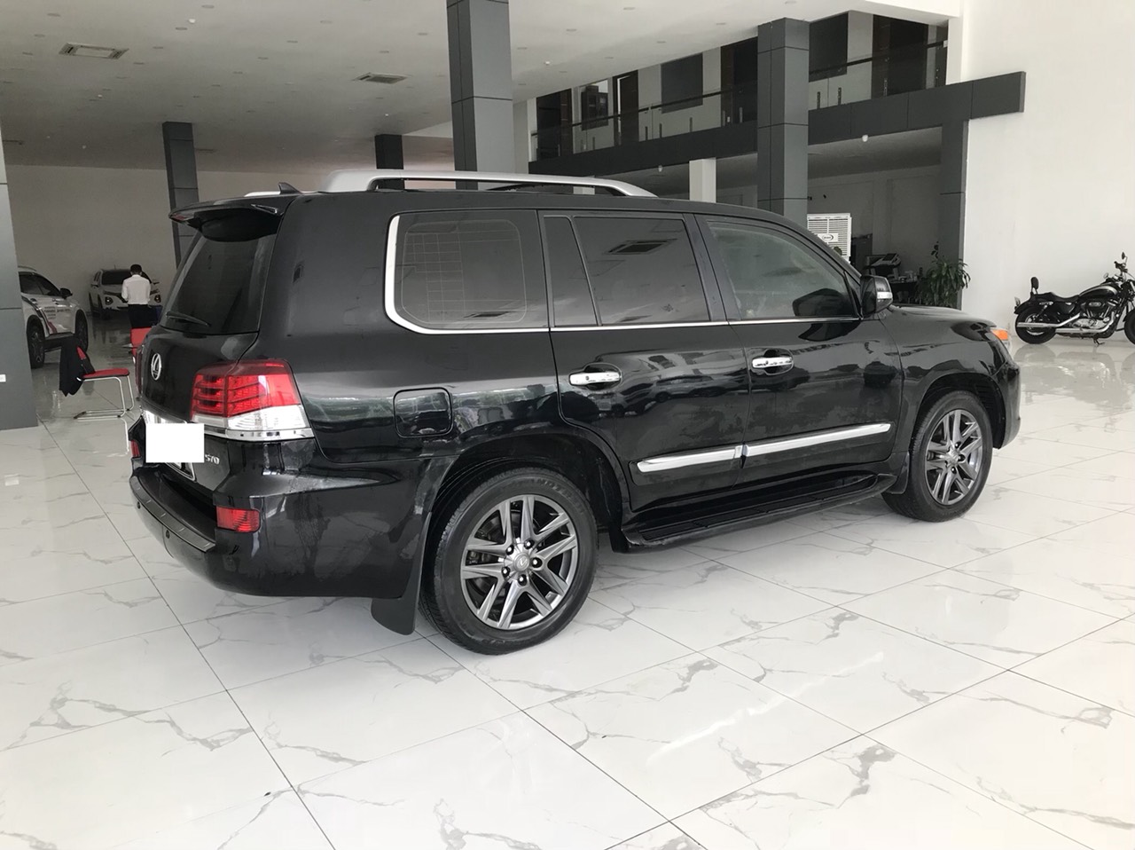 Lexus LX 570 2008 - Bán chiếc Lexus LX570 bản Mỹ sản xuất 2008 xe siêu đẹp đãn lên Phom 2015. Xe lăn bánh 11 vạn Mile 