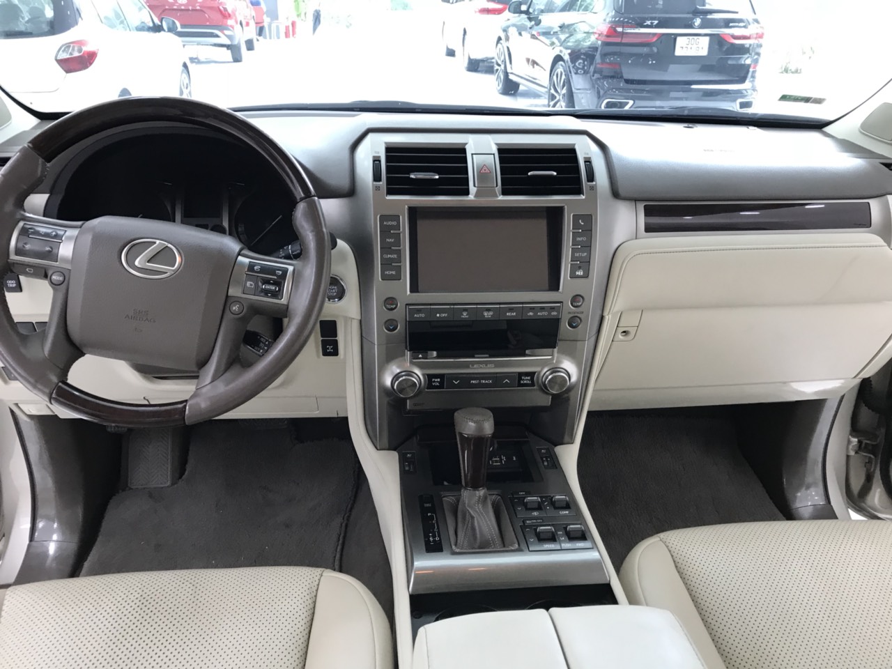 Lexus GX460 2014 - Cần bán xe Lexus GX460 sản xuất năm 2014 nhập khẩu chính hãng , xe chủ đi rất giữ gìn 