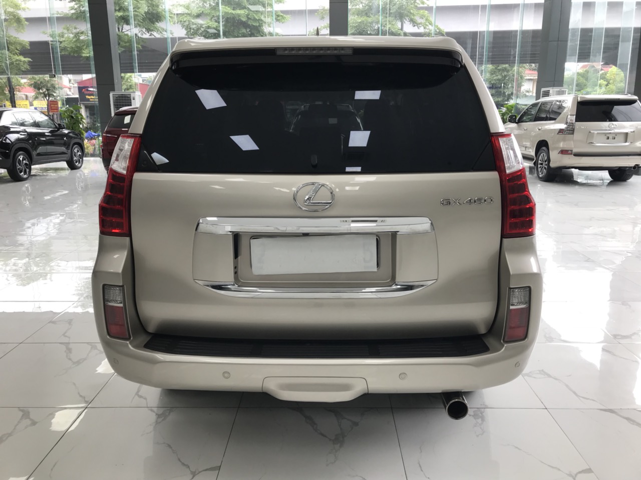 Lexus GX460 luxury 2010 - Một chủ từ đầu Lexus GX460 Luxury xuất Mỹ màu vàng cát. Xe sản xuất năm 2010 đăng ký tháng 6/2011 lăn bánh hơn 86.000 Mi