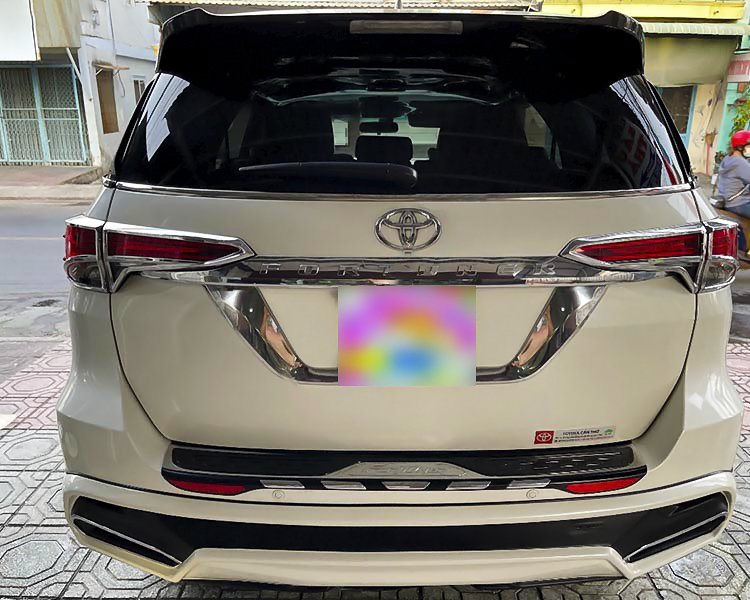 Toyota Fortuner 2018 - Bán ô tô Toyota Fortuner 2.7V 4x2AT năm 2018, màu trắng, xe nhập số tự động