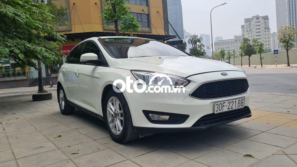 Ford Focus 2018 - Bán ô tô Ford Focus 1.5 Ecoboost sản xuất 2018, màu trắng, giá 535tr