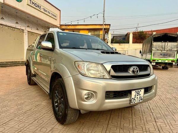 Toyota Hilux 2010 - Cần bán xe Toyota Hilux 3.0G 4x4 MT sản xuất 2010