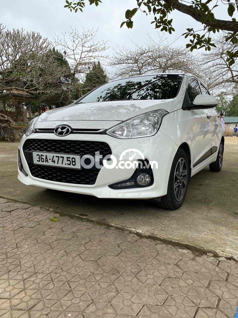 Hyundai Grand i10 2019 - Bán Hyundai Grand i10 Hatchback 1.2MT sản xuất năm 2019 xe gia đình