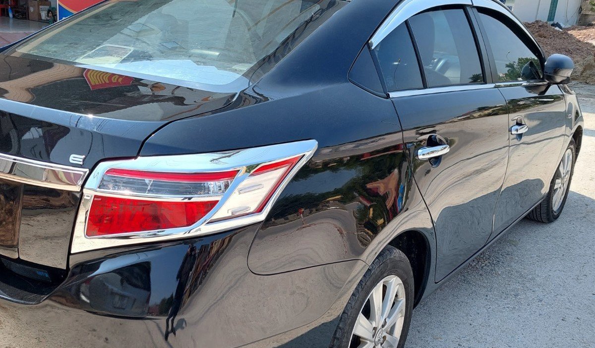 Toyota Vios 2015 - Cần bán Toyota Vios 1.3J MT sản xuất 2015, màu đen số sàn