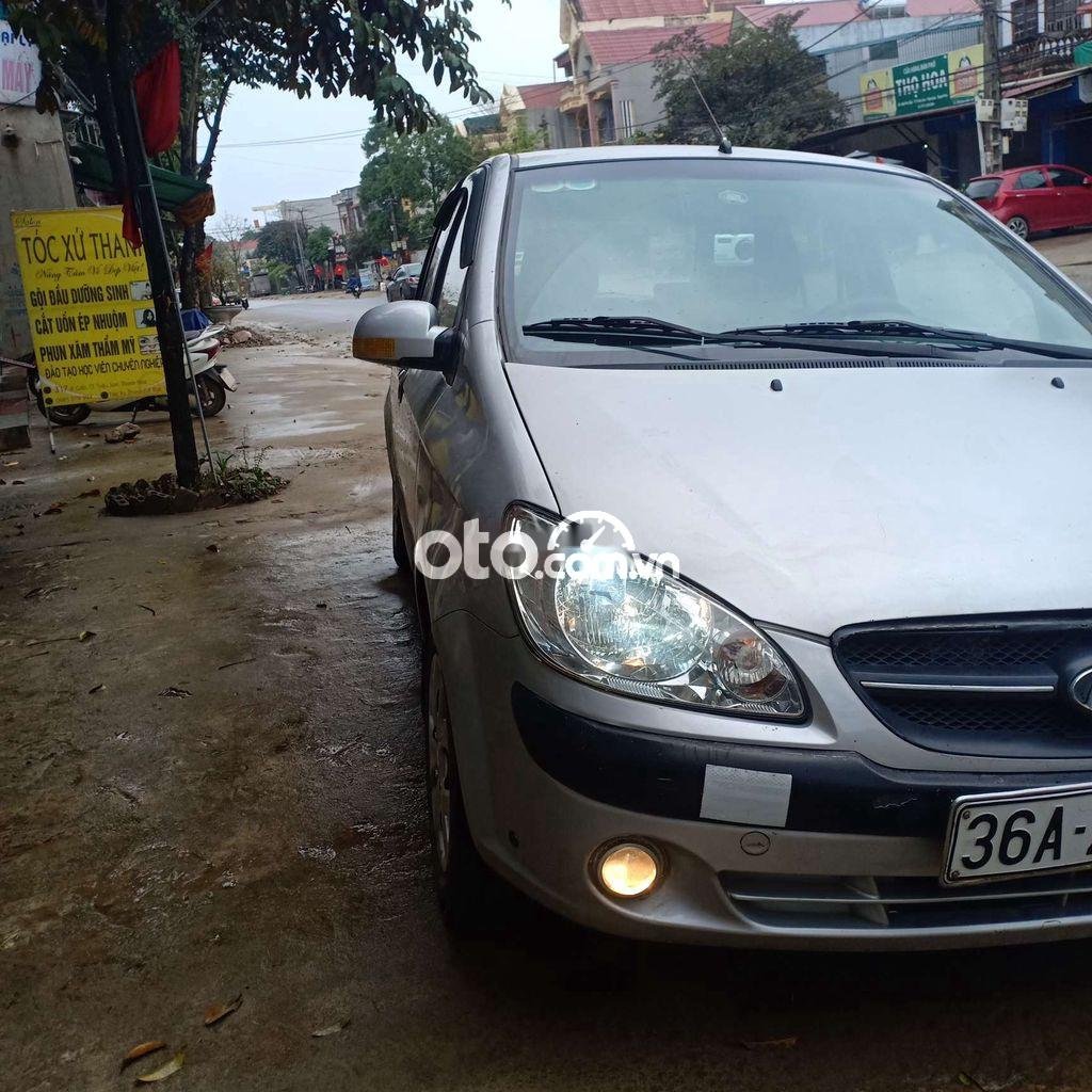 Hyundai Getz 2009 - Cần bán Hyundai Getz1.1MT  sản xuất năm 2009, màu bạc, nhập khẩu nguyên chiếc xe gia đình, giá tốt