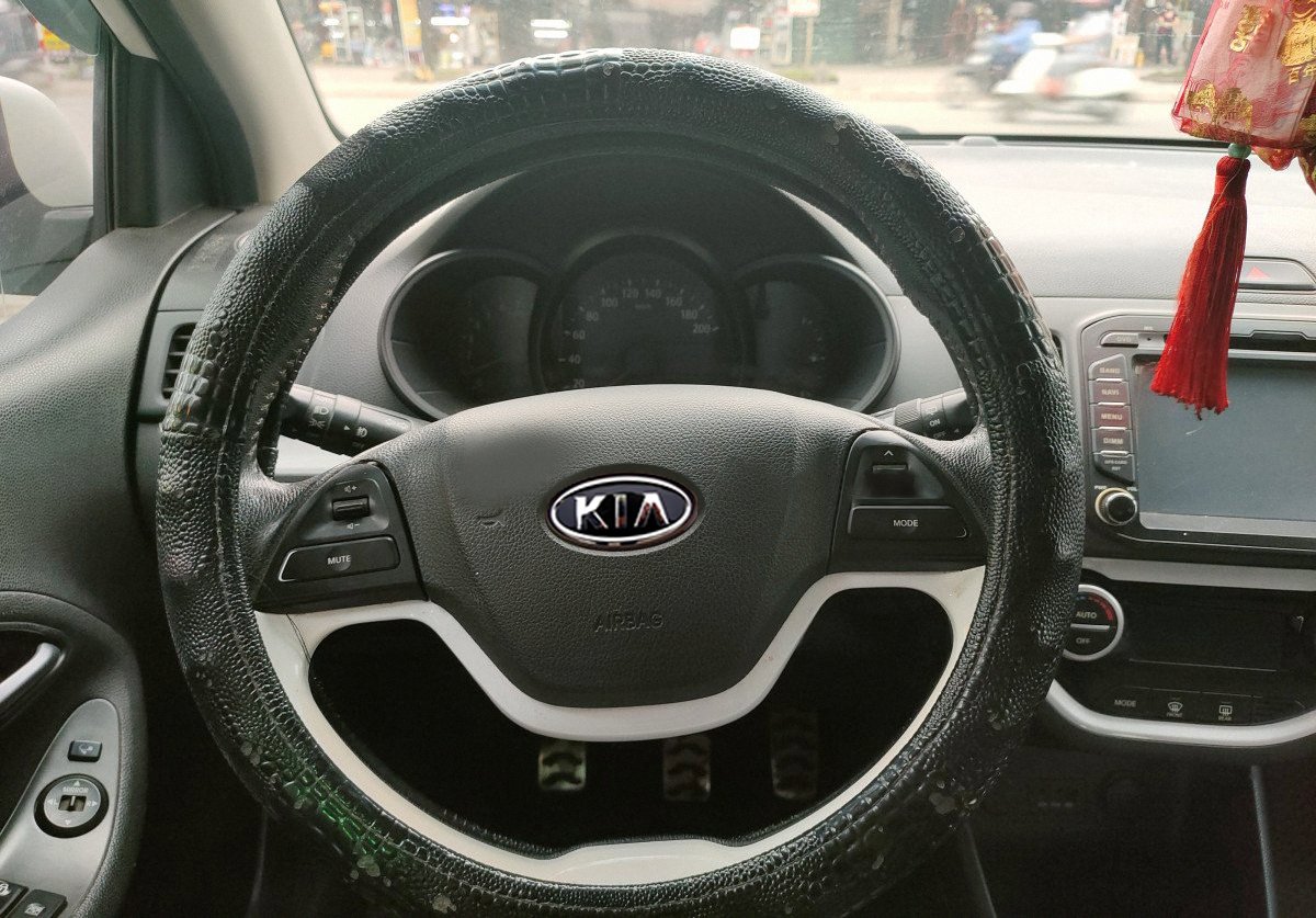 Kia Picanto 2013 - Cần bán lại xe Kia Picanto S 1.25MT năm sản xuất 2013, màu trắng còn mới