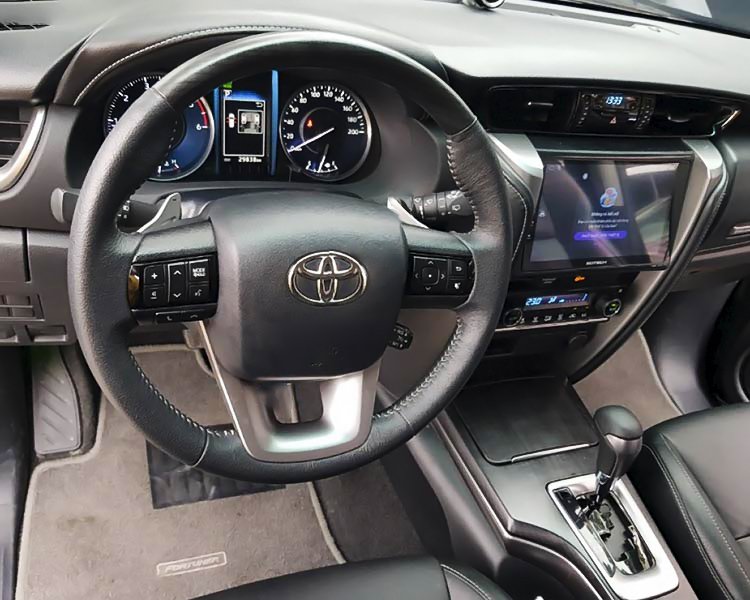 Toyota Fortuner 2021 - Bán Toyota Fortuner 2.4G 4x2ATnăm 2021, màu nâu số tự động