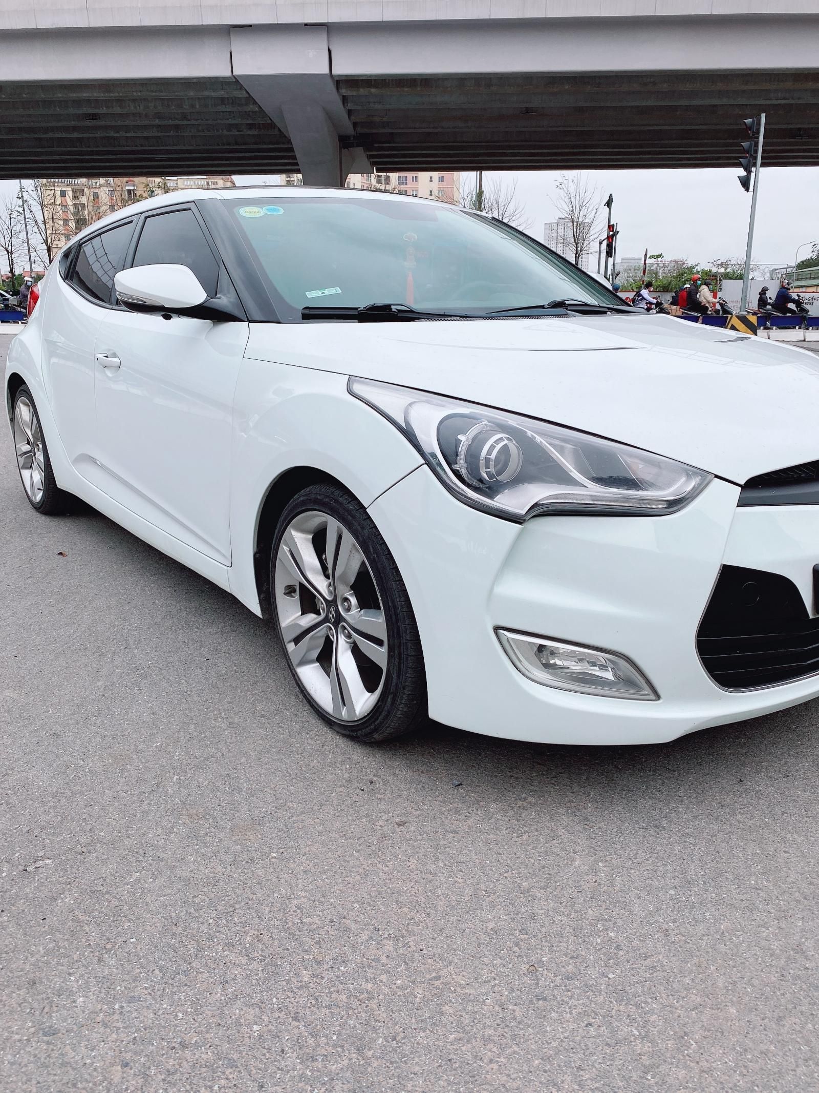 Hyundai Veloster 2011 - Cần bán xe Hyundai Veloster 1.6 GDI sản xuất năm 2011