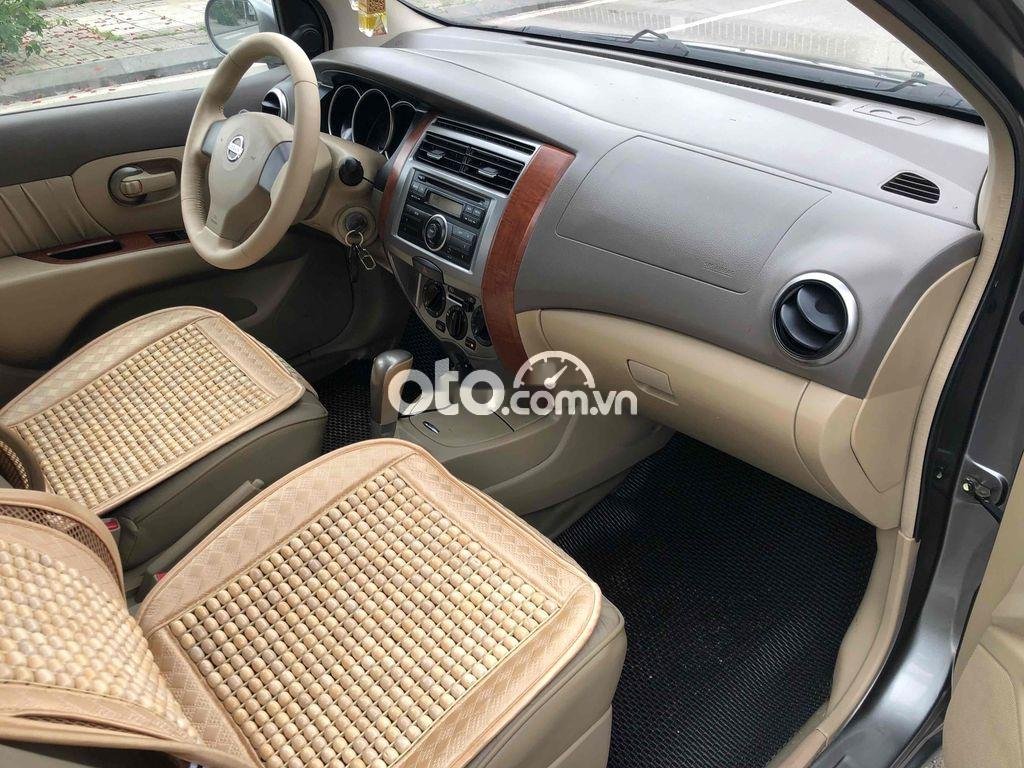 Nissan Grand livina 2012 - Bán Nissan Grand livina sản xuất năm 2012, màu xám