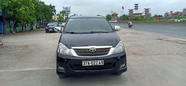 Toyota Innova 2006 - Cần bán gấp Toyota Innova sản xuất năm 2006, màu đen, 225 triệu