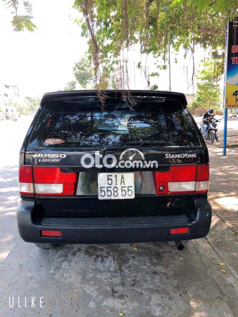 Ssangyong Musso 2005 - Bán ô tô Ssangyong Musso năm 2005, màu đen số tự động, 135tr