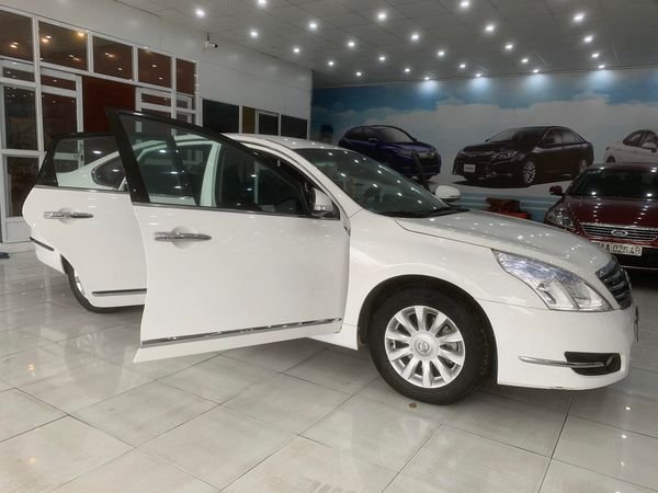 Nissan Teana 2009 - Cần bán Nissan Teana 2.0 sản xuất năm 2009, 325tr