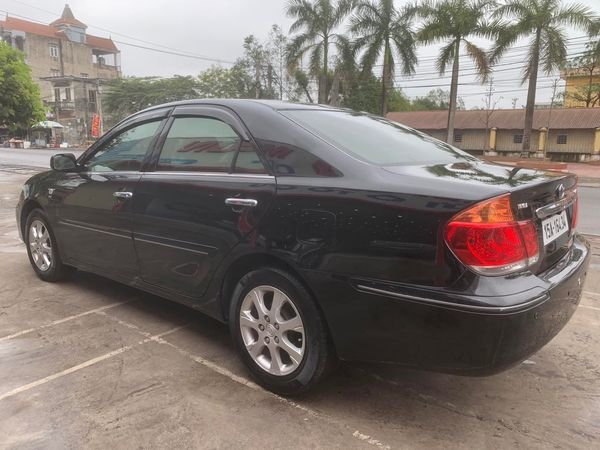 Toyota Camry 2005 - Cần bán xe Toyota Camry 3.0 sản xuất năm 2005, màu đen