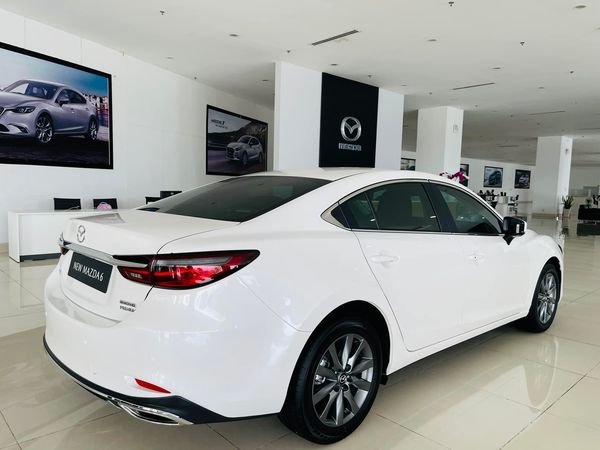 Mazda 6 2021 - Cần bán xe Mazda 6 2.0 Premium 2021, màu trắng