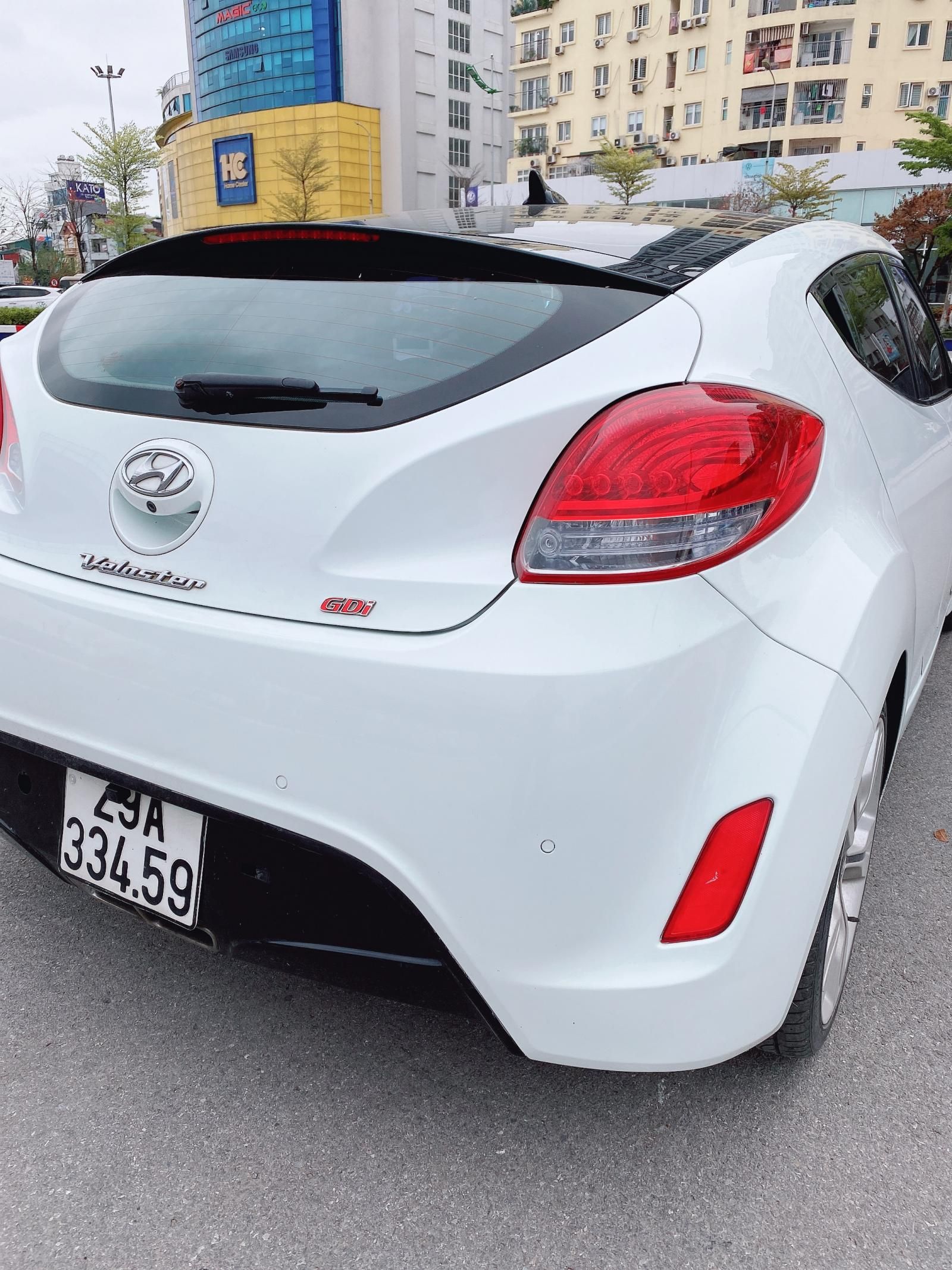 Hyundai Veloster 2011 - Cần bán xe Hyundai Veloster 1.6 GDI sản xuất năm 2011