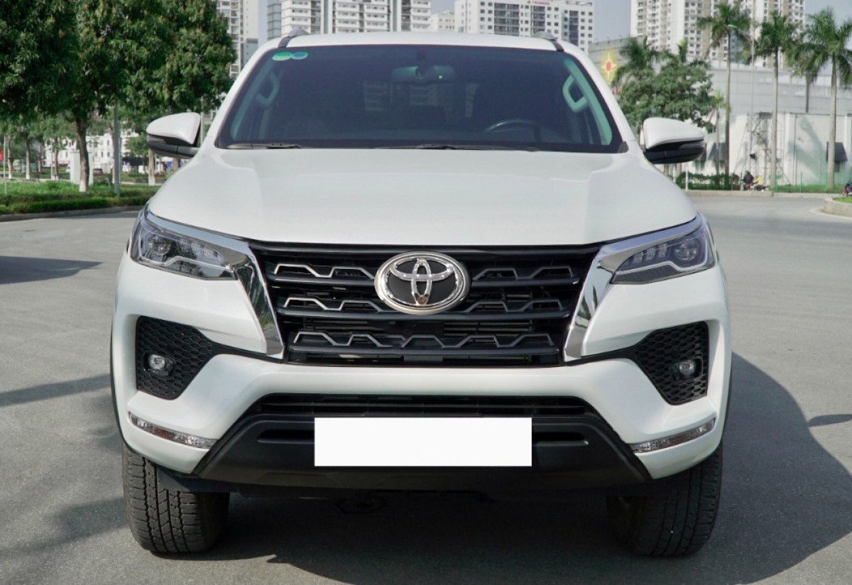 Toyota Fortuner 2021 - Bán xe Toyota Fortuner sản xuất năm 2021, màu trắng