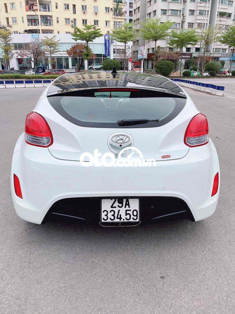 Hyundai Veloster 2011 - Cần bán lại xe Hyundai Veloster 1.6 GDI Turbo 2011, màu trắng