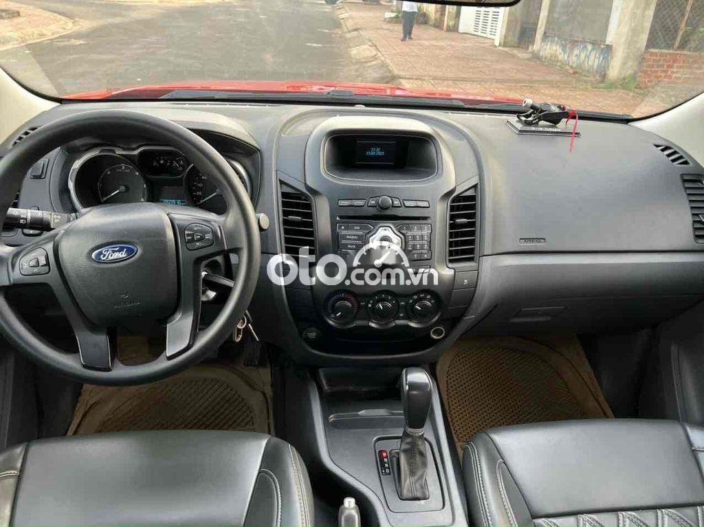 Ford Ranger 2017 - Bán Ford Ranger XLS AT 2017, màu đỏ, nhập khẩu nguyên chiếc số tự động, 575tr