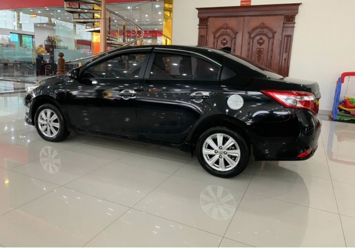 Toyota Vios 2016 - Bán ô tô Toyota Vios 1.5E MT sản xuất 2016, màu đen