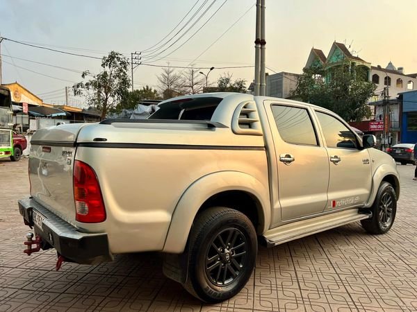 Toyota Hilux 2010 - Cần bán xe Toyota Hilux 3.0G 4x4 MT sản xuất 2010