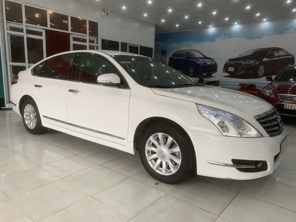 Nissan Teana 2009 - Bán ô tô Nissan Teana 2.0 năm sản xuất 2009, màu trắng, nhập khẩu số tự động