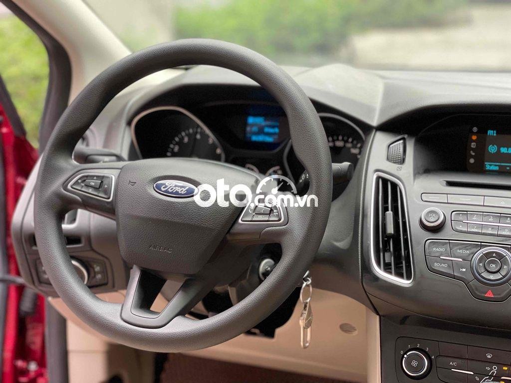 Ford Focus 2018 - Cần bán xe Ford Focus 1.5 sản xuất năm 2018, màu đỏ 