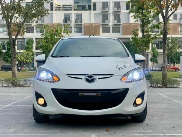 Mazda 2 2013 - Bán Mazda 2 1.5AT sản xuất năm 2013, màu trắng giá cạnh tranh